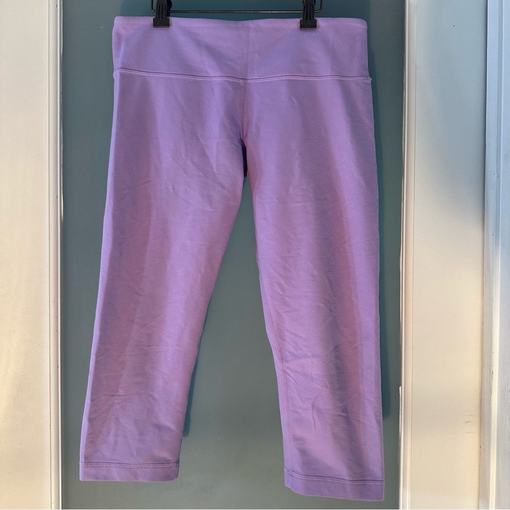 lululemon athletica Lavender capri leggings